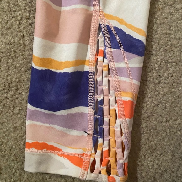 Lululemon True Self Crop leggings 4 - Picture 9 of 10